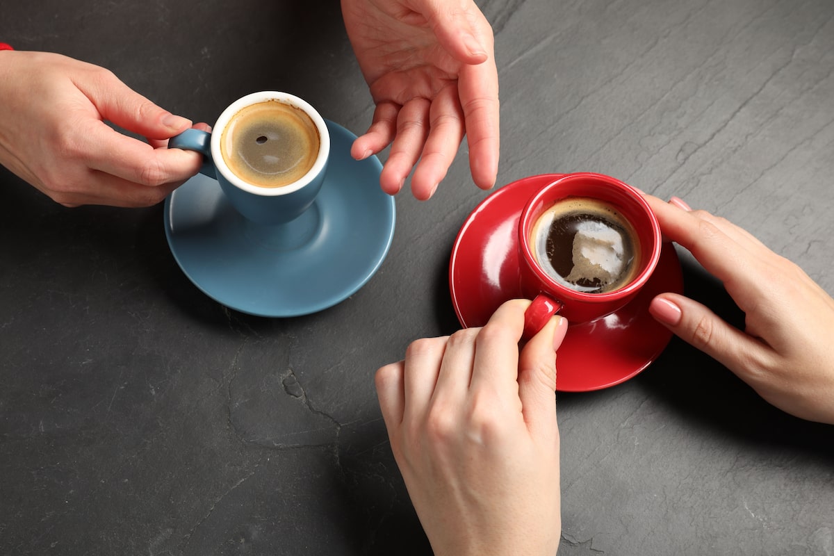 1日最大5杯までのコーヒーはほとんどの成人にとって安全であり、心臓にも良いかもしれない（Up to five cups of coffee a day is safe for most adults – and may be good for your heart）