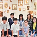 「心がほぐれた」小中学生のコーヒーアート展　中部徳洲会病院で23日（金）まで　沖縄・北中城村 - 沖縄タイムス＋プラス　プレミアム