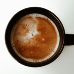お湯を量るのは面倒くさい？インスタントカフェオレに「味わい」を求める一方、約8割は“目分量”で入れると回答 〜「インスタントカフェオレに関する意識調査」を実施〜